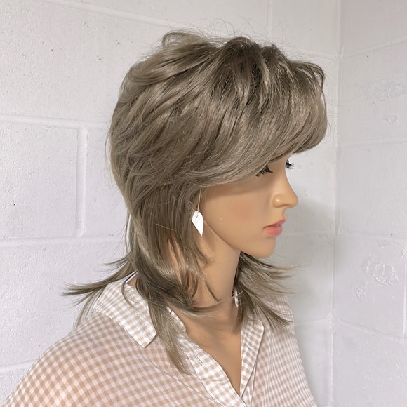 NWT 15” dark blonde natural shaggy layers puff 80’s volume realistic Abba wig - Picture 1 of 16